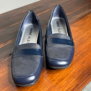 Anne Klein flats, navy